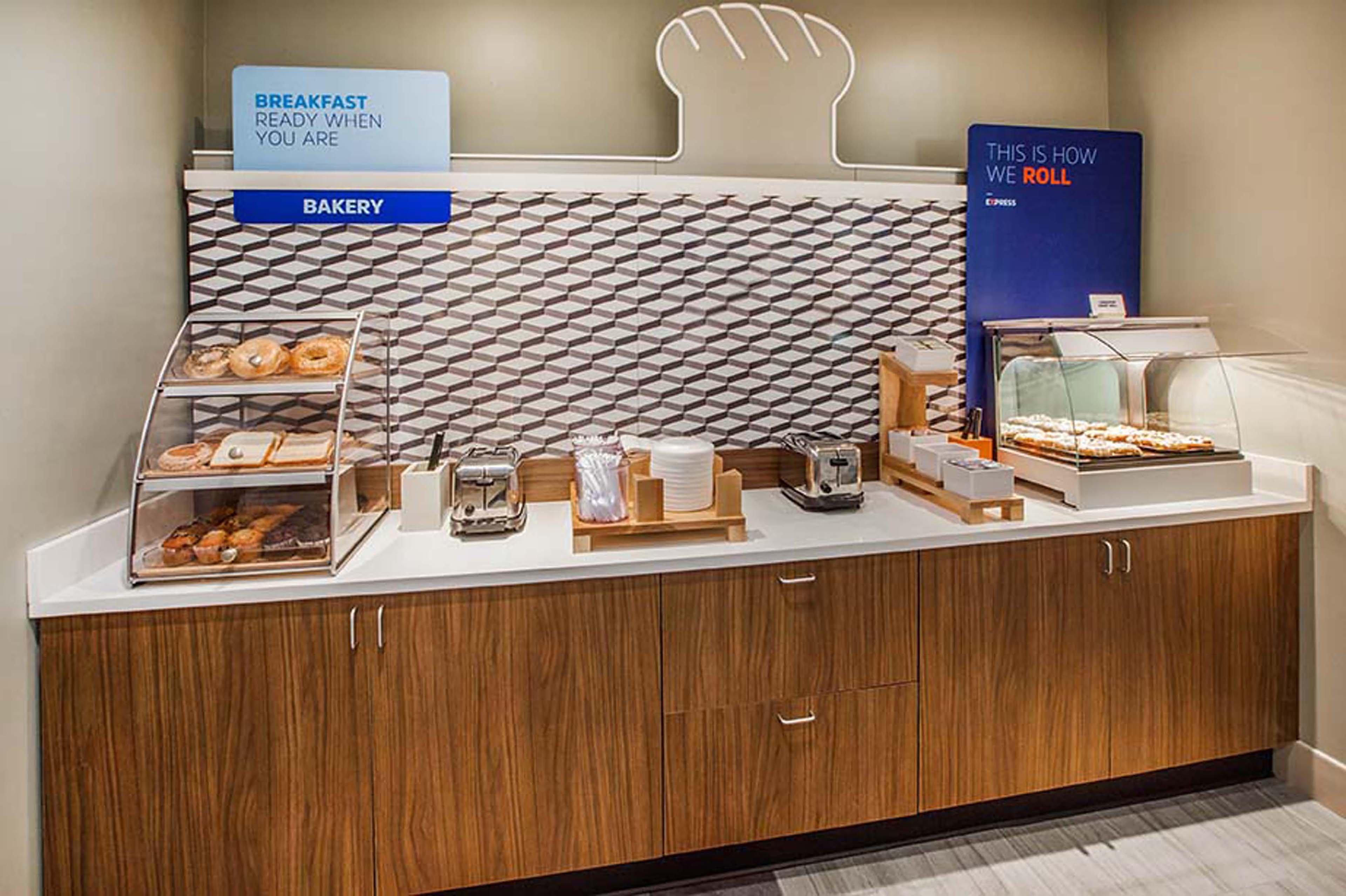 Holiday Inn Express & Suites Kansas City Airport By Ihg Kültér fotó