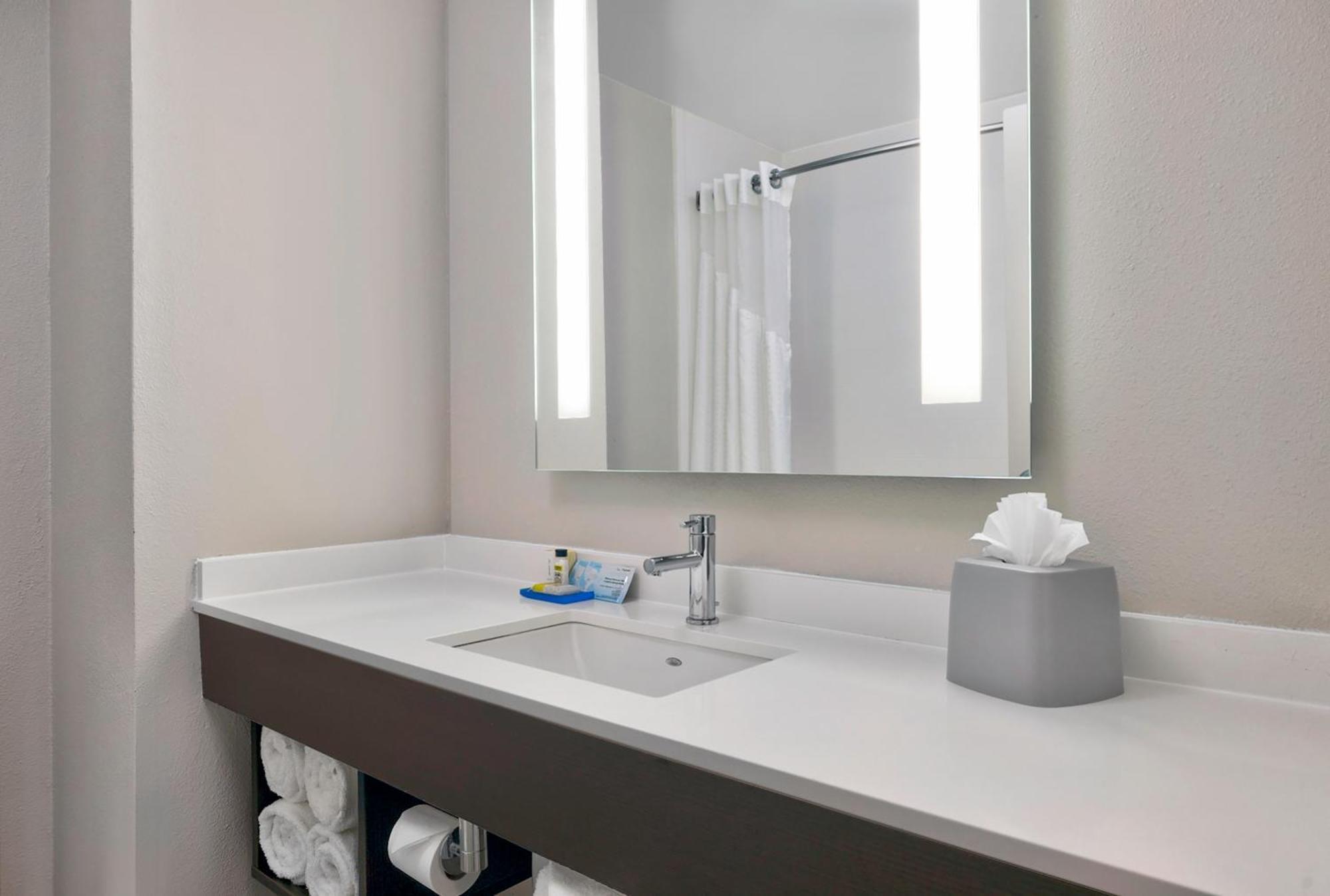 Holiday Inn Express & Suites Kansas City Airport By Ihg Kültér fotó