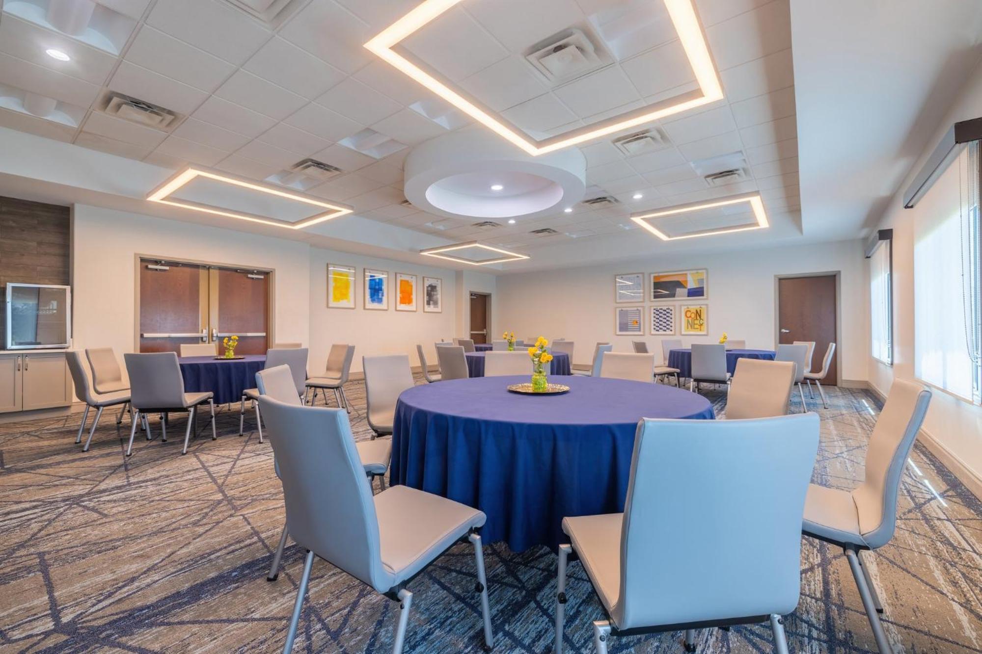 Holiday Inn Express & Suites Kansas City Airport By Ihg Kültér fotó