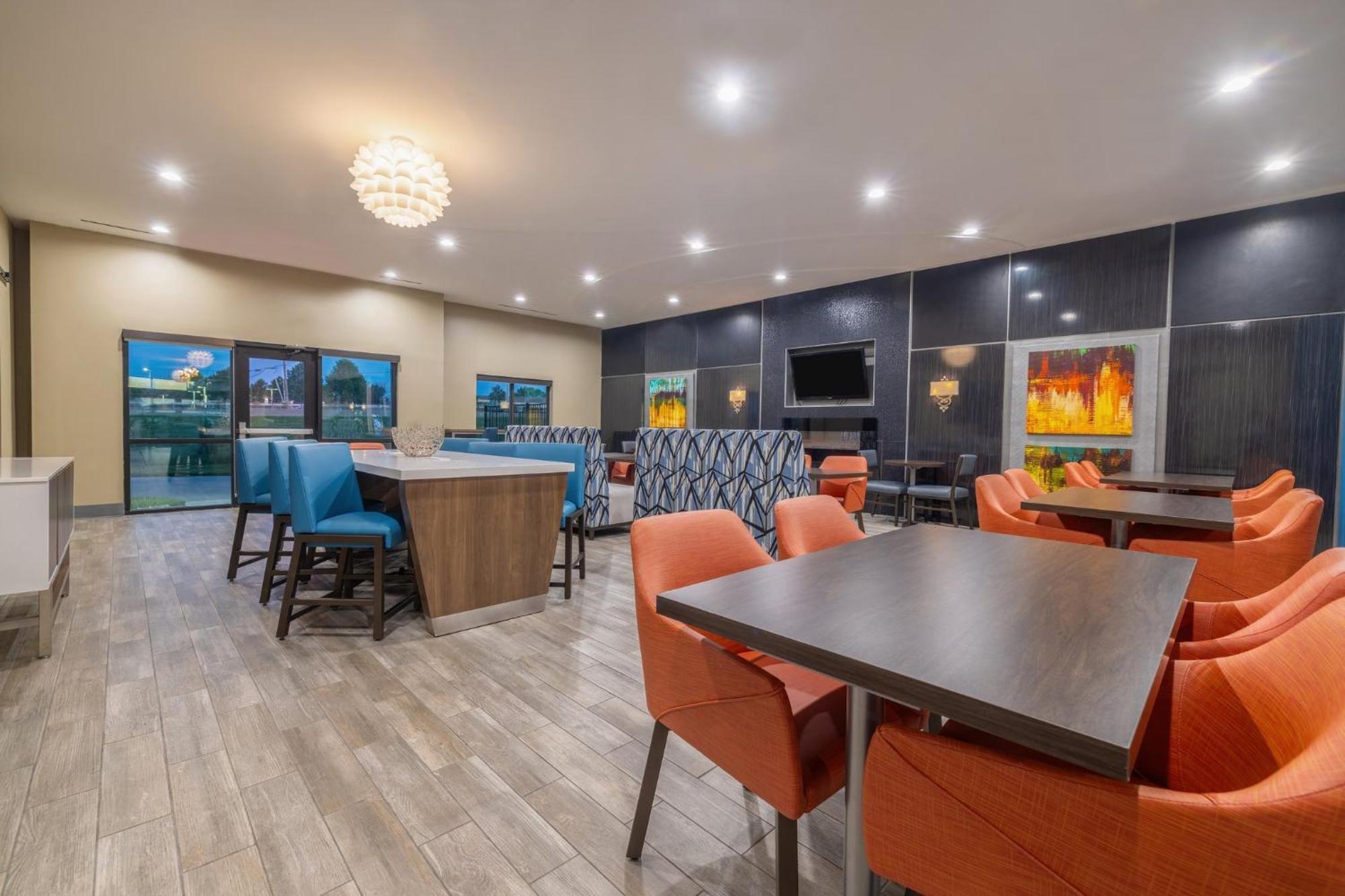 Holiday Inn Express & Suites Kansas City Airport By Ihg Kültér fotó