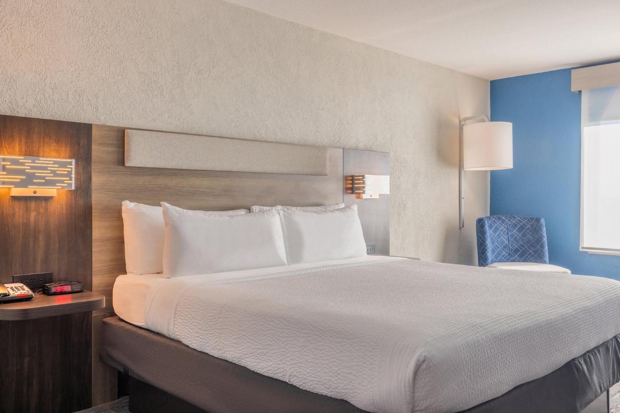 Holiday Inn Express & Suites Kansas City Airport By Ihg Kültér fotó