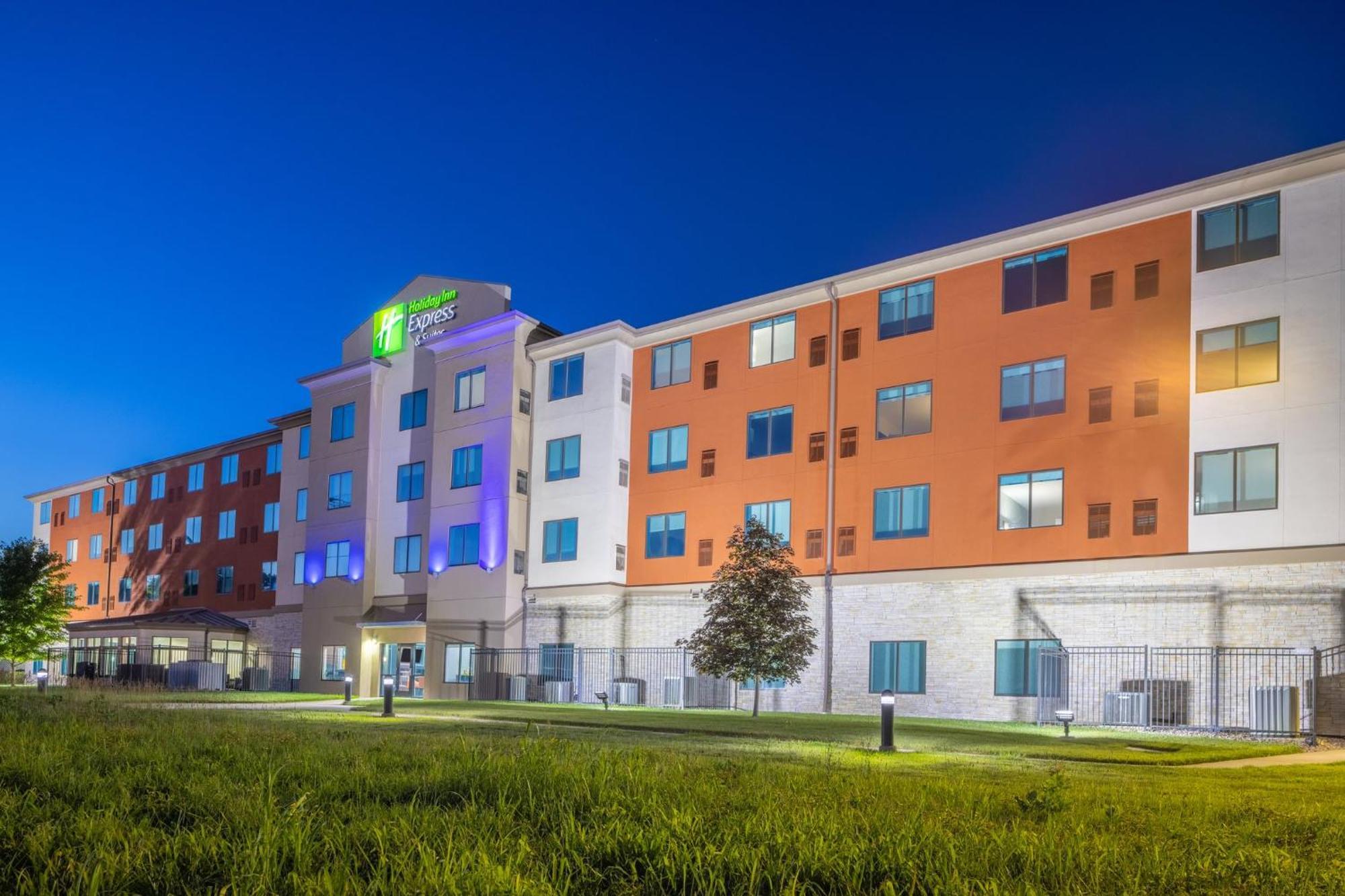 Holiday Inn Express & Suites Kansas City Airport By Ihg Kültér fotó
