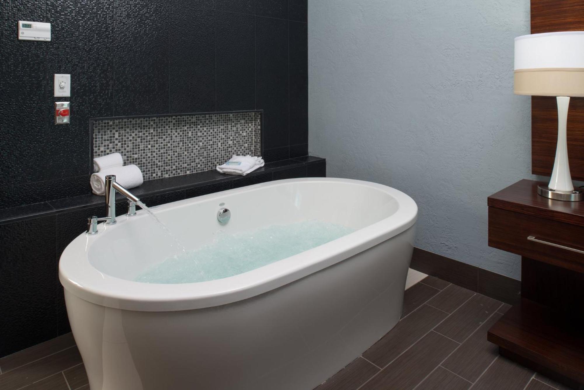 Holiday Inn Express & Suites Kansas City Airport By Ihg Kültér fotó