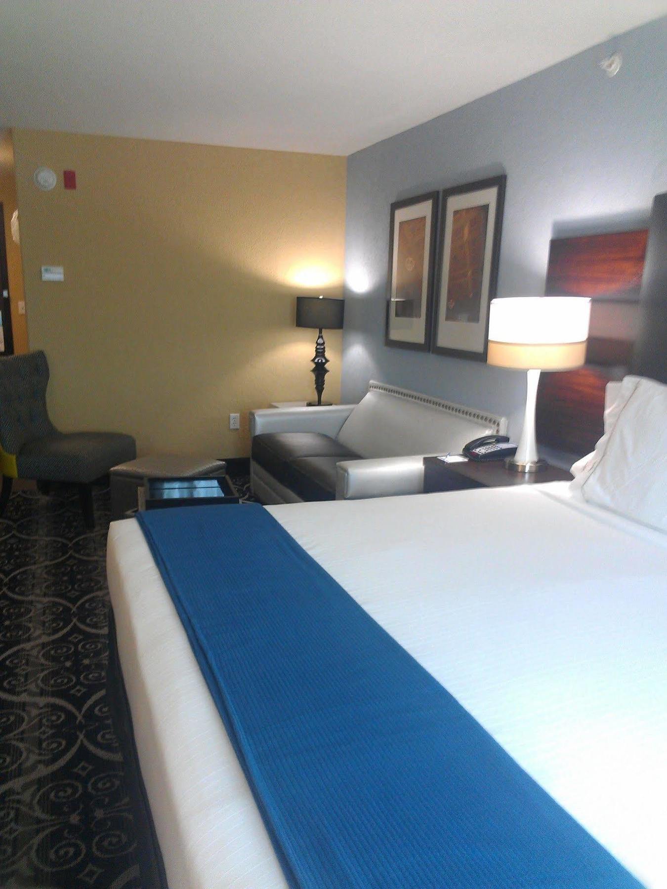 Holiday Inn Express & Suites Kansas City Airport By Ihg Szoba fotó